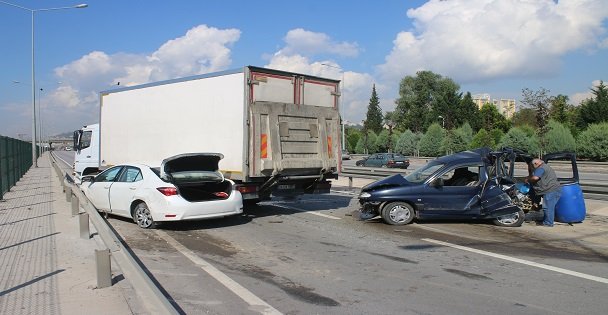 Kocaeli'deki kaza trafiği aksattı