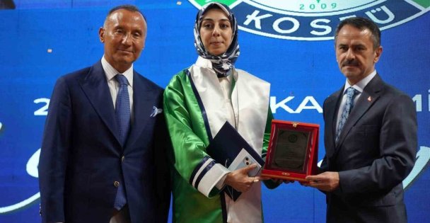 Kocaeli'deki tek Psikoloji Bölümü ilk mezunlarını verdi: Üçüncü lisansında üniversite birincisi oldu