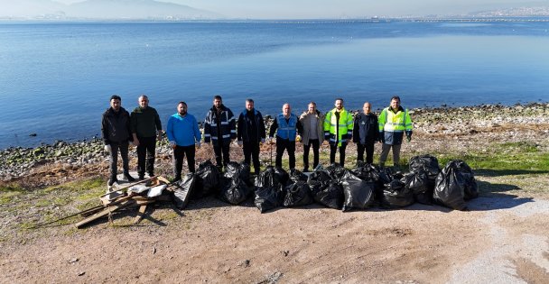 Kocaelinin kıyıları 2025te Mavi Takım” ile temizlendi;  Büyükşehir, 2025te 16 bin 735 kilo atık topladı