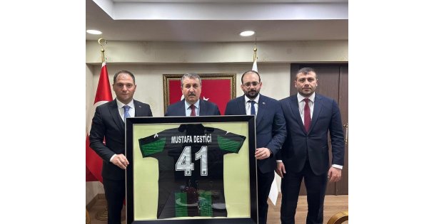 Kocaelispor formasını Mustafa Destici'ye götürdüler