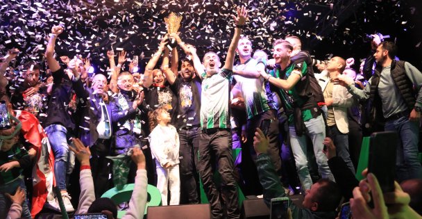 Kocaelispor Şampiyonluğu Coşkuyla Kutladı