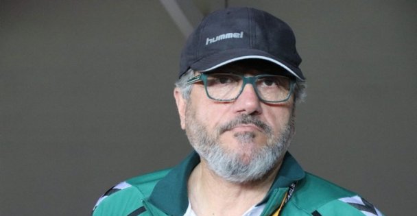 Kocaelispor Teknik Direktörü Mustafa Reşit Akçay, hastaneye kaldırıldı