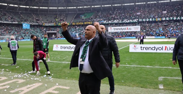 Kocaelispor'da Mustafa Gürsel İle Yollar Ayrıldı