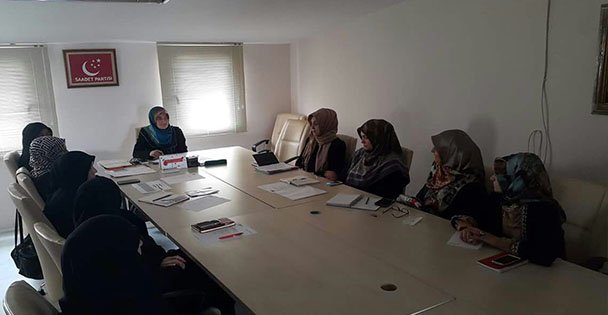 Kolları sıvadı