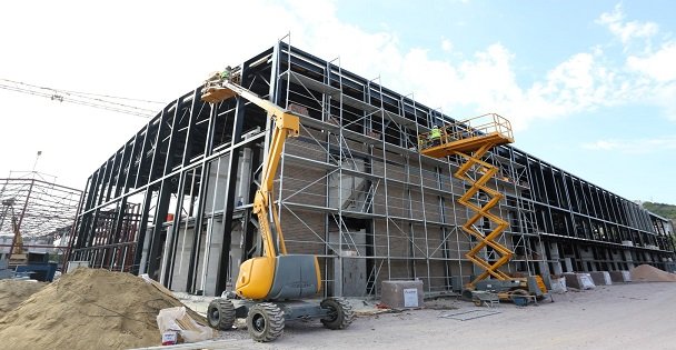 Kongre Merkezi'nde hummalı çalışma devam ediyor