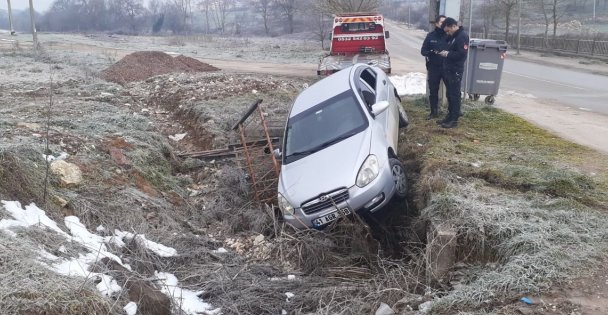 Kontrolünü Kaybetti Su Kanalına Düştü