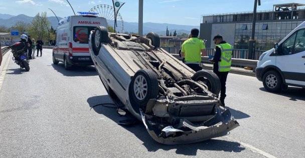 Köprü üzerinde cipe arkadan çarpan otomobil takla attı: 1 yaralı