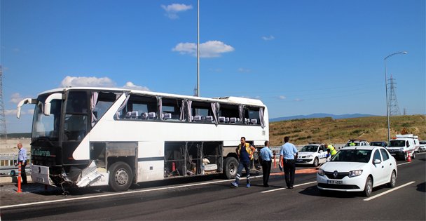 Köprü yolunda kaza: 9 yaralı!