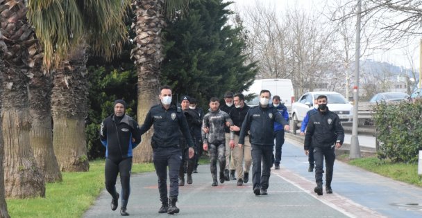 Körfez'de kaçak midye avcılığı yapan 4 kişi yakalandı