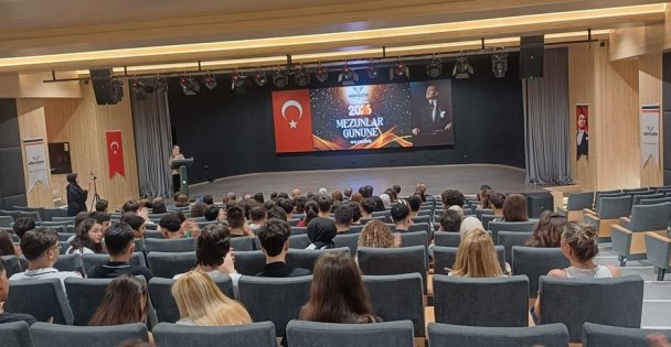 Körfezim Eğitim Kurumları'nda Mezunlar Günü Buluşması Gerçekleşti