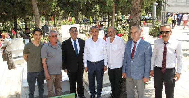 Köşker ve Güler'in  Şehitlik ziyareti
