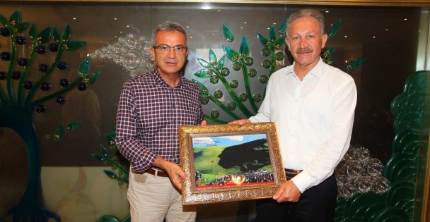 Köşker'e Hanak'tan konuk başkan