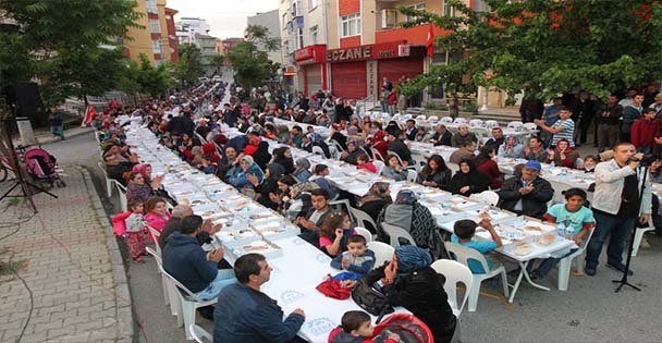 Köşklüçeşme aynı sofrada iftar açtı