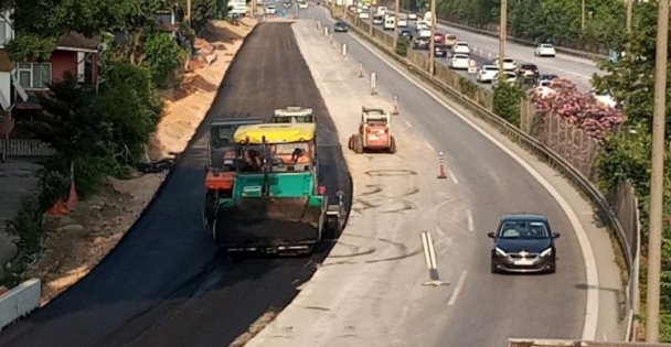 Kuruçeşme tramvay hattında genişletilen yola asfalt serildi