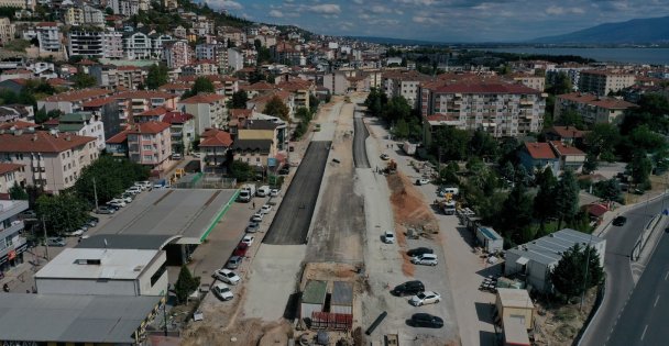 Kuruçeşme Tramvay Hattında Yan Yollar Asfaltlandı