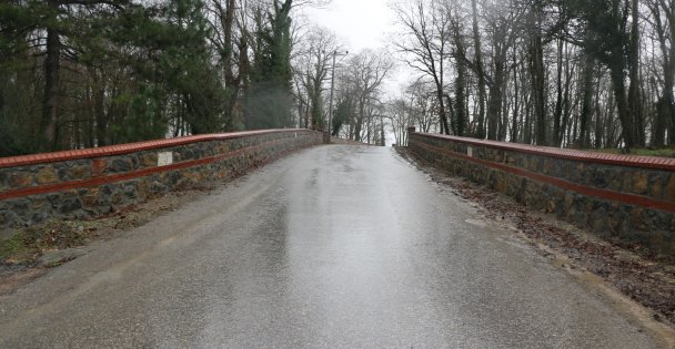 Kutluca Köy Mezarlığına Taş Duvar