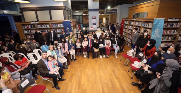 ‘'Kütüphanelerin ışığı sönmezse, memleketin ışığı da sönmez''