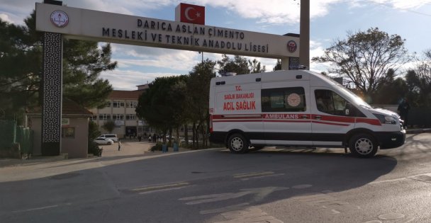 Lisenin Bahçesine Giren Pitbull Cinsi Köpek 5 Öğrenciyi Yaraladı