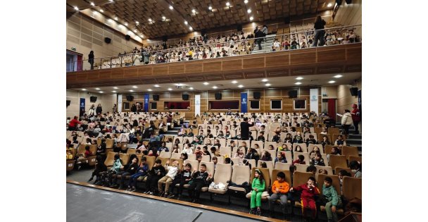 Masalın Sesi: Çocuklar İçin Başlıyor” projesinin ilk gösterimi yapıldı; Gebzeli çocuklar radyo tiyatrosuyla tanıştı