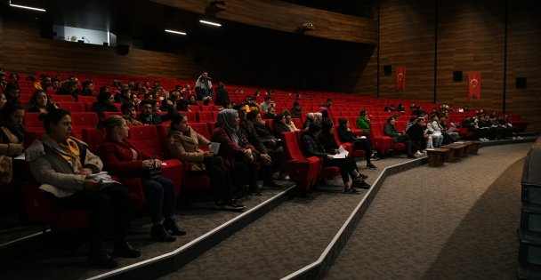 Mavi Masa, 2022'de 3 bin vatandaşı işe yerleştirdi