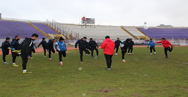 Menekşe transfer taarruzunda