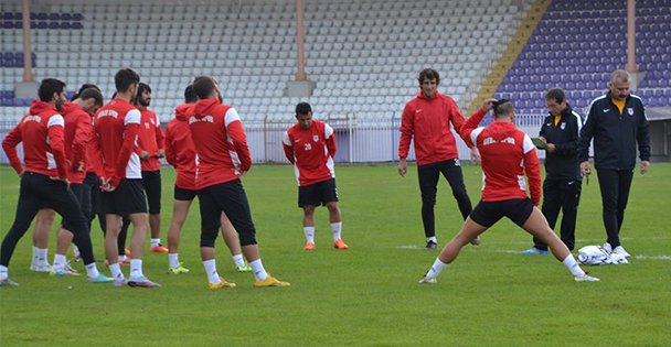 Menekşe yeni sayfa açtı