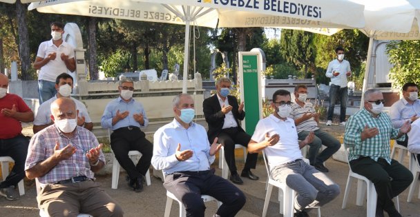 Merhum Pembegüllü dualarla anıldı