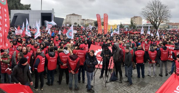 Metal işçileri miting düzenledi