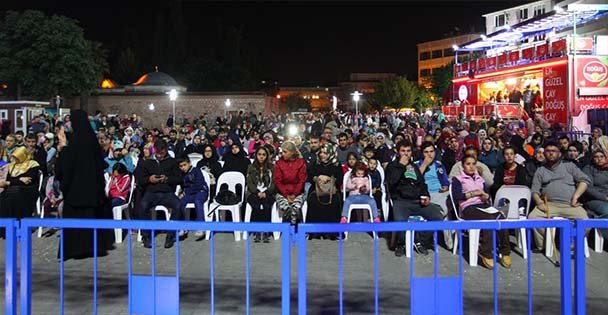 Meydanda Eşref Ziya Terzi konseri
