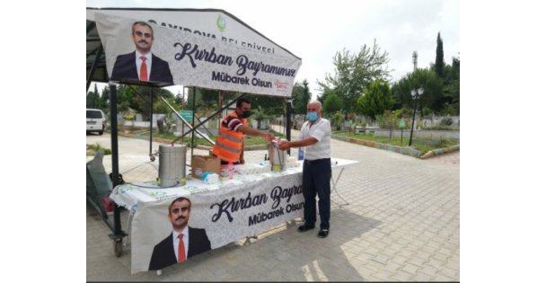 Mezarlıklar bayram hazır, ziyaretçilere ikram