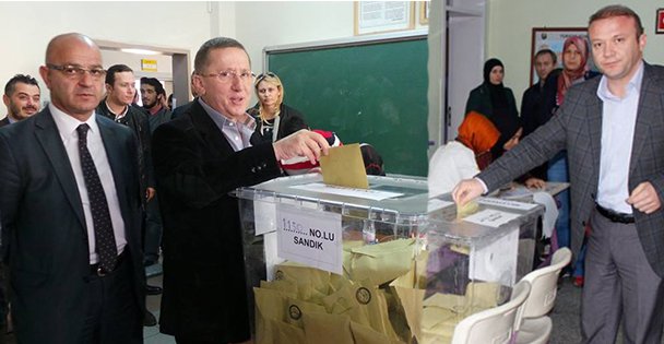 MHP'li vekil adayları oyunu kullandı!