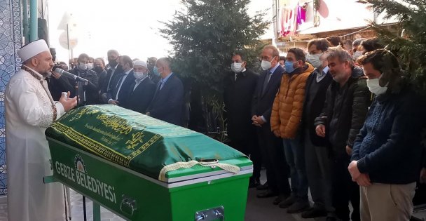 Midibüsün Dere Yatağına Devrildiği Kazada Ölen Öğrencinin Cenazesi Defnedildi