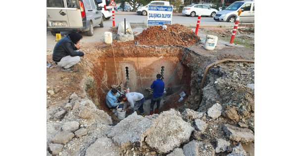 MİLLİ İRADE MEYDANI'NA YENİ YAĞMURSUYU HATTI YAPILIYOR