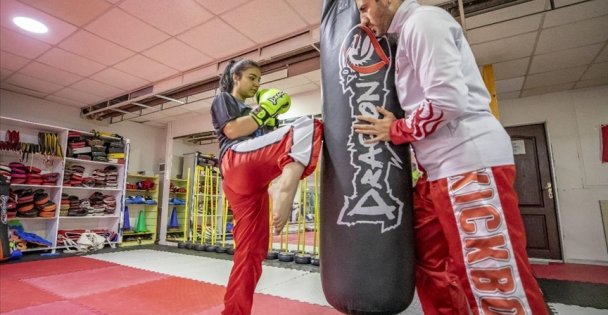 Milli kick boksçu, askeriyeden aldığı özel izinle Türkiye Şampiyonası'na katıldı