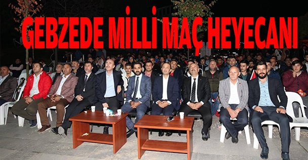 KENT MEYDANINDA MİLLİ MAÇ HEYECANI