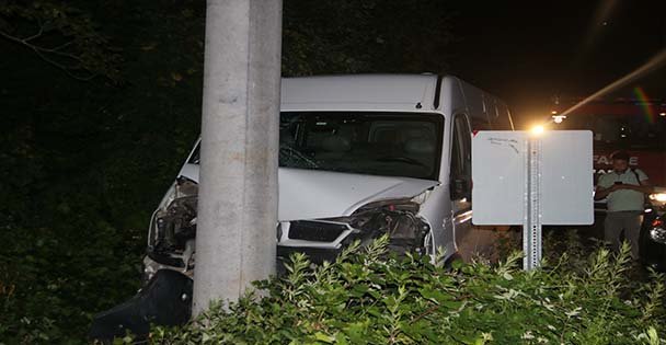 Minibüs Kaza Yaptı: 15 Yaralı