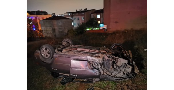 Minibüsle Çarpışan Otomobilin Sürücüsü Ağır Yaralandı