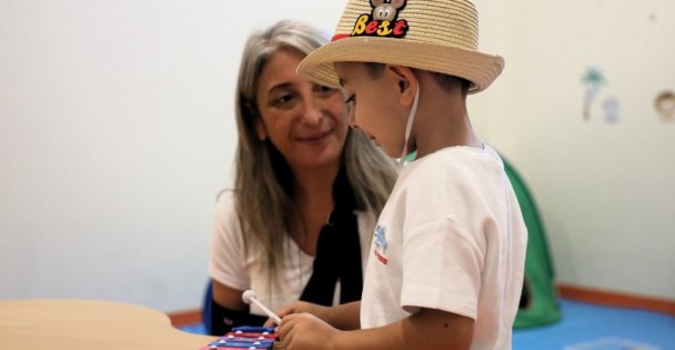 Minik Hazar Ali, ilk kez anne” dedi