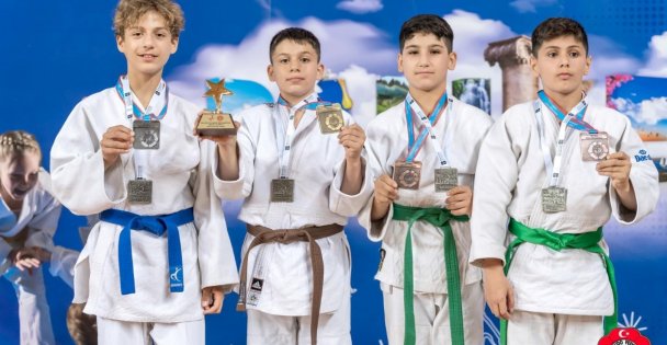 Minik Judocular İlk Kez Katıldıkları Şampiyonadan 7 Madalya İle Döndü