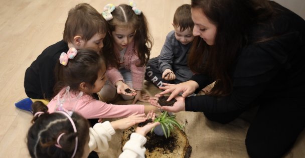 Minikler Hem Eğleniyor Hem Öğreniyor