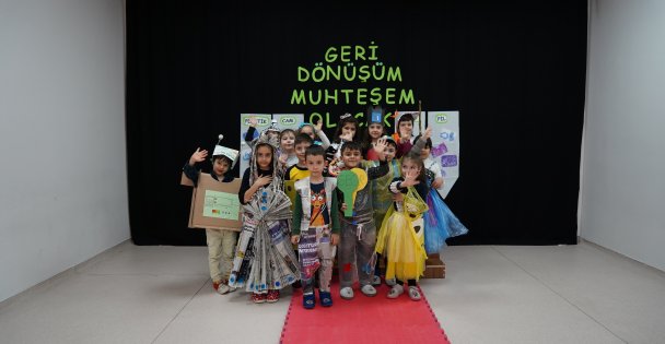 Miniklerden Geri Dönüşüm Defilesi