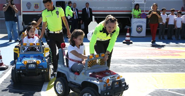 "Mobil Trafik Eğitim Tırı" Kocaeli'de