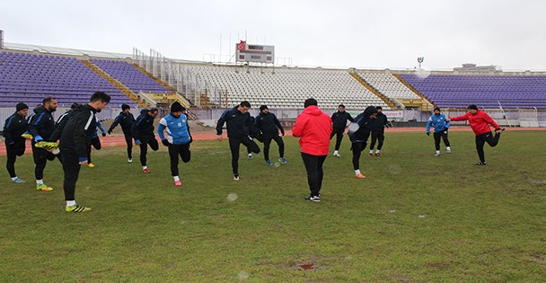 Mor Beyazlı Oyuncular Hırslı!