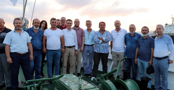 Muhtarlar, İzmit Körfez'inde Mehtap Turuna Katıldı