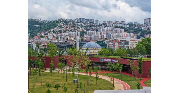 Mutlu şehrin mutlu büyükleri Körfez Aquada