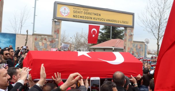 Necmeddin öğretmeni öldürdüğü öne sürülen lise öğrencisinin yargılanmasına devam edildi