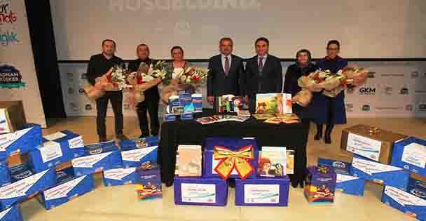 Öğrencilere 20 Bin Hediye Kitap
