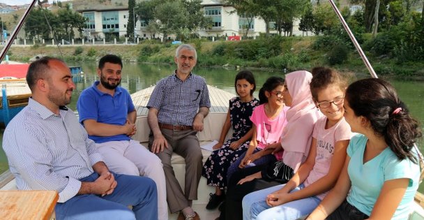 Öğrencilerin tekne sefaları devam ediyor