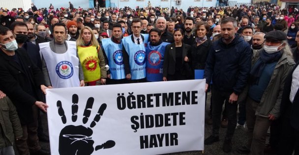 Öğrencisini Korurken Dövüldü