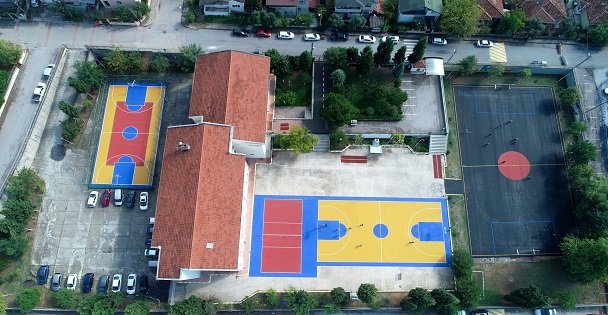 Okullar spor sahalarıyla renkleniyor